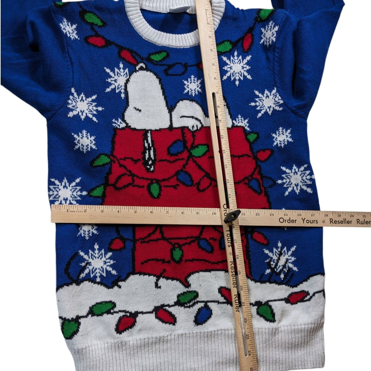 Peanuts Snoopy Christmas Sweater Womens Small Ugly Holiday Pullover Snowflakes