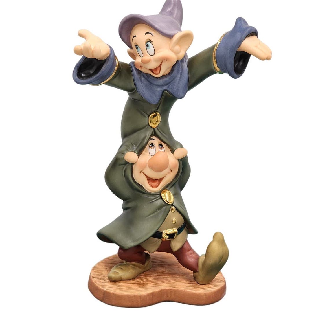 Wdcc Disney Snow White The Seven Dwarfs Dopey Sneezy Dancing Partners Every Need Warehouse 