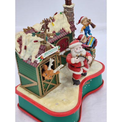 Lustre Fame Santa Claus Coming To Town Animated Music Box Holiday Vintage 1995