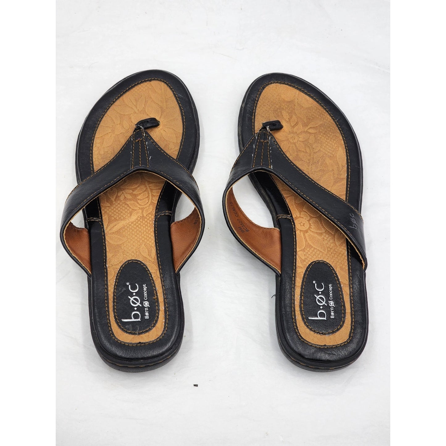 Born Sandals Womens Size 9M Black Leather Thong Shoes Flip Flops B.O.C. BC3527