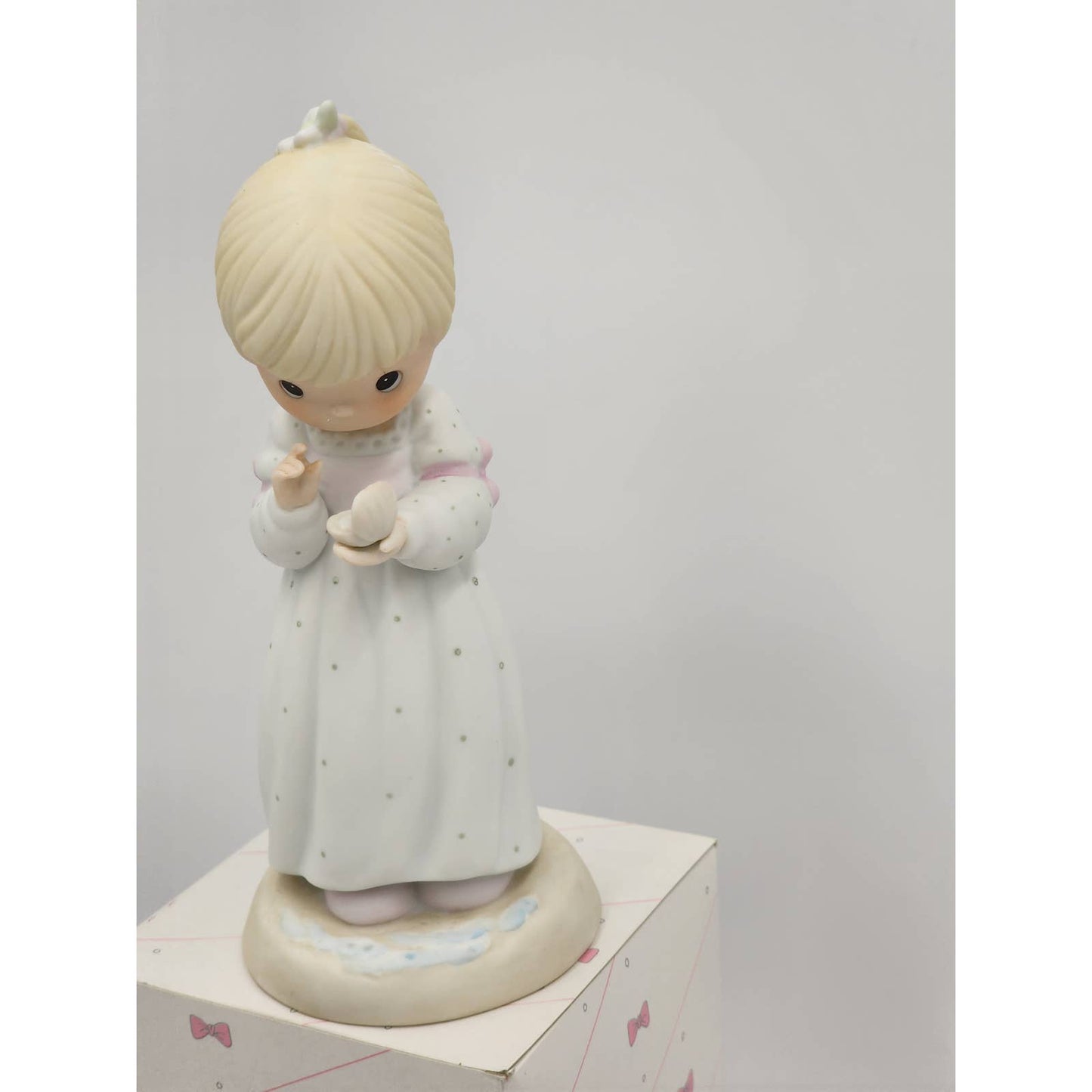 Precious Moments Figurine We Are All Precious In His Sight 102903 1987 Box Tags