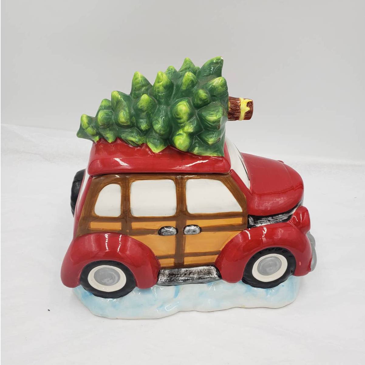 VTG Red Woody Station Wagon Cookie Jar w/Christmas Tree Roof Cover Holiday Time