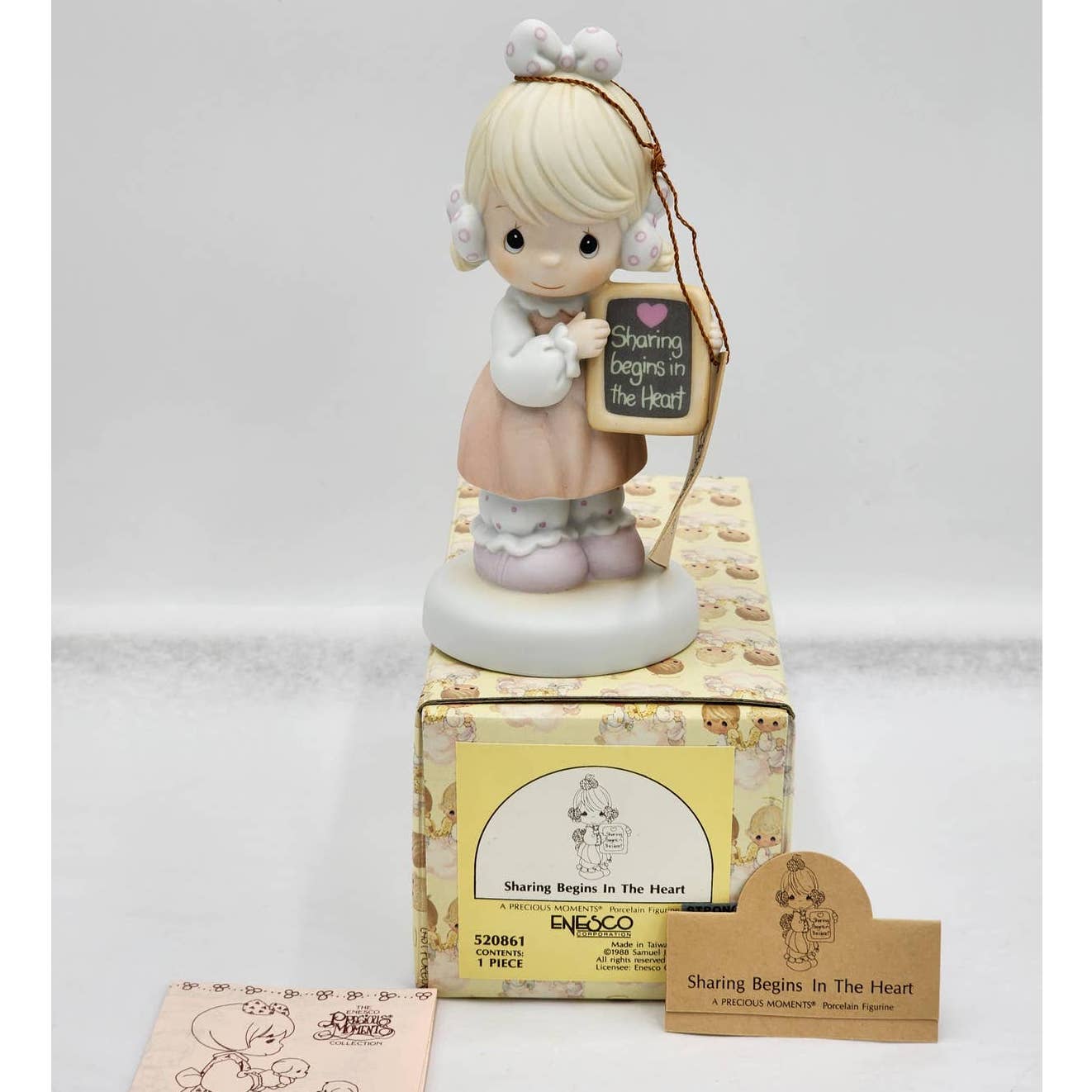 Precious Moments Figurine Sharing Begins In The Heart 520861 Vintage Box Tags