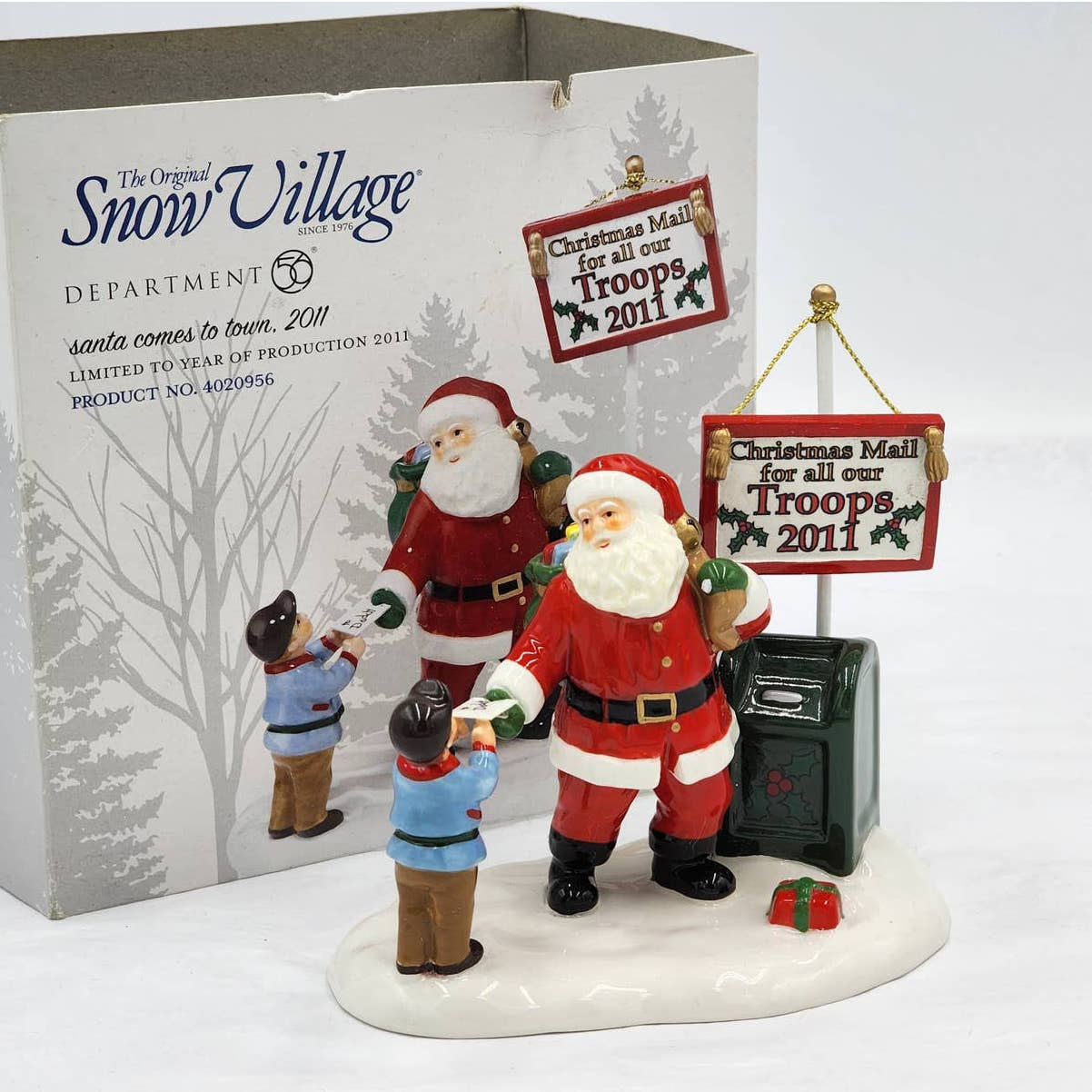 Dept 56 Snow Village Christmas Mail Troops 2011 Santa Comes To Town Figurine