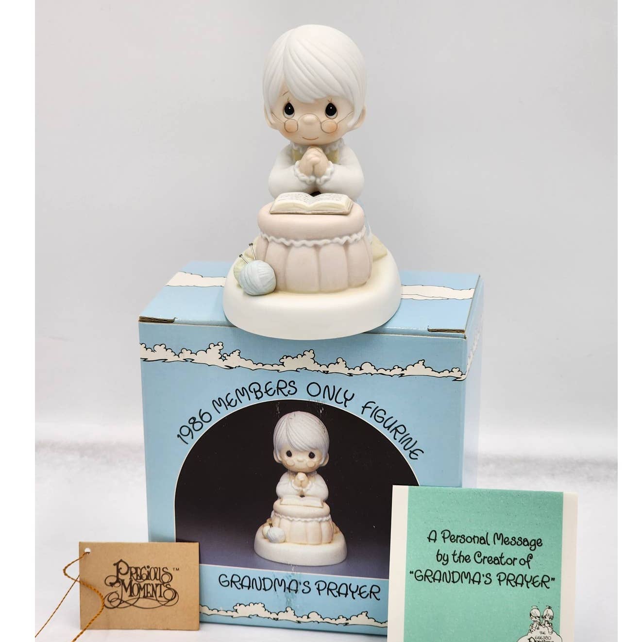 Precious Moments Figurine Grandma's Prayer 1996 Members Only PM-861 Box Tags