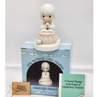 Precious Moments Figurine Grandma's Prayer 1996 Members Only PM-861 Box Tags