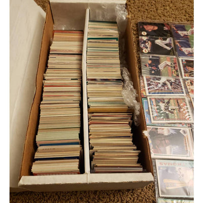 Large Lot of 1000+ Baseball Cards 90 are In Plastic Sleeve Pages 1970s-1990s