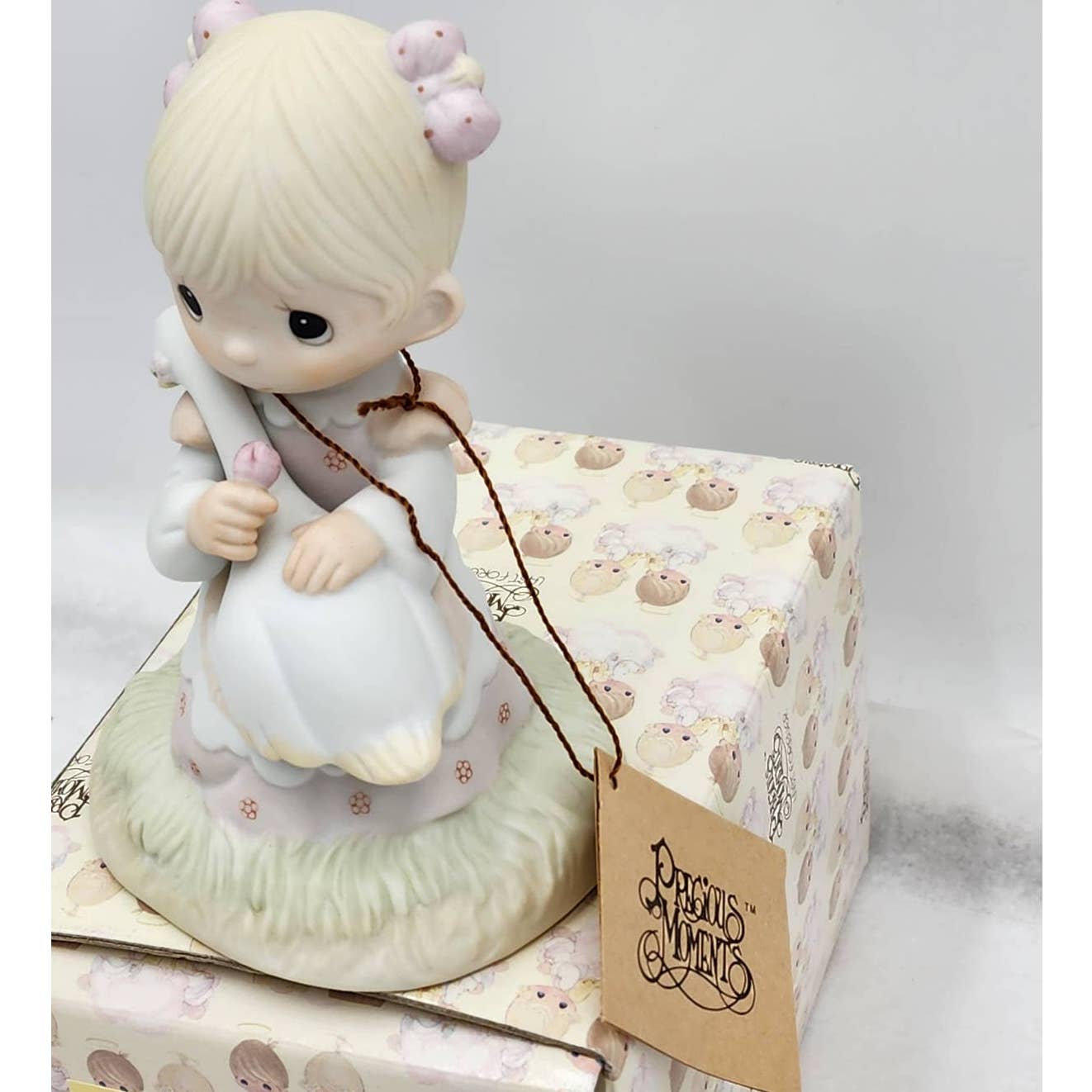 Precious Moments Figurine God Is Love E-5213 1980 Vintage Jonathan David Box Tag