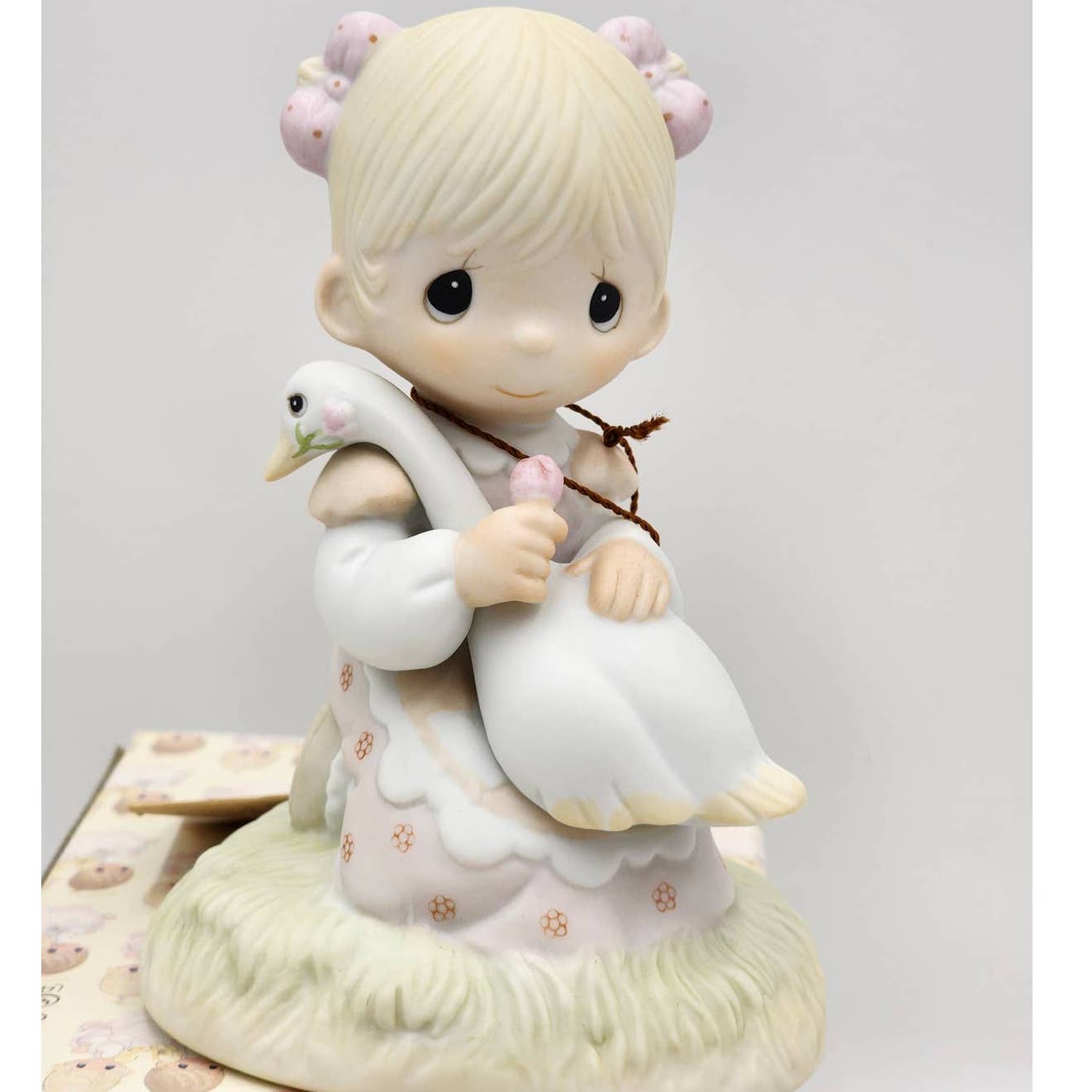 Precious Moments Figurine God Is Love E-5213 1980 Vintage Jonathan David Box Tag