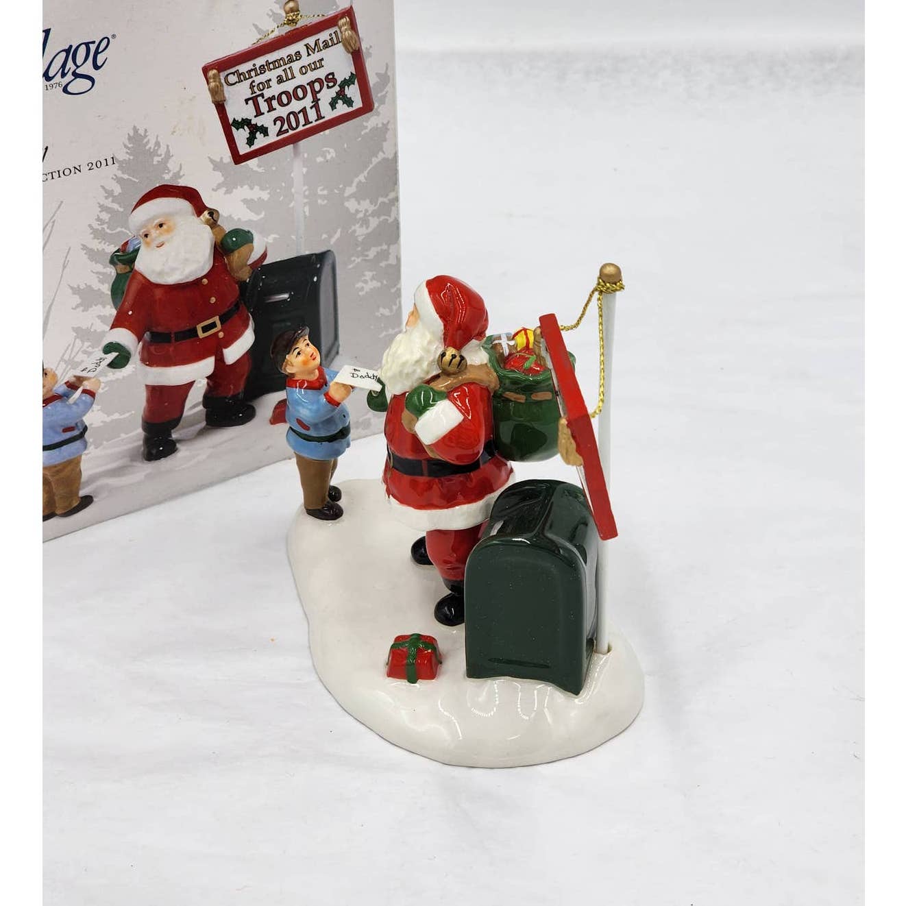 Dept 56 Snow Village Christmas Mail Troops 2011 Santa Comes To Town Figurine