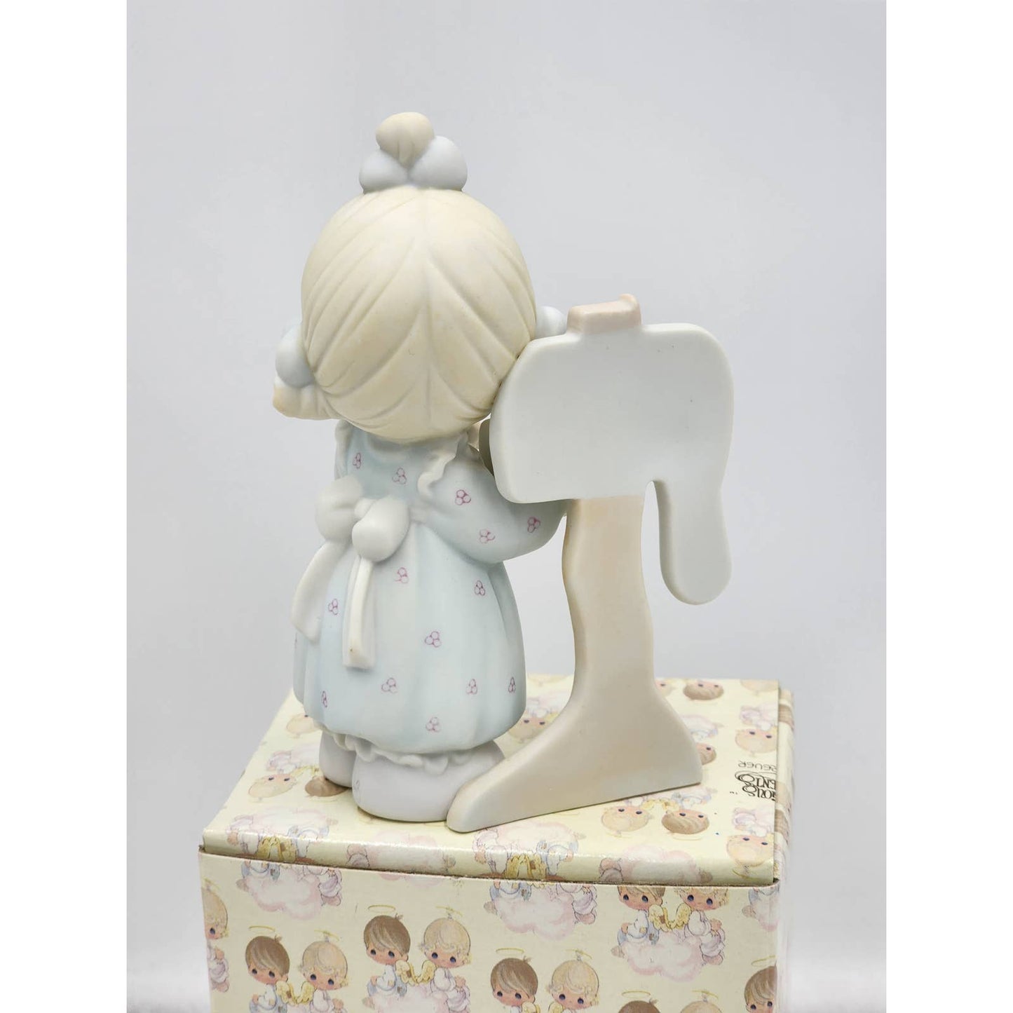 Precious Moments Figurine Sharing The Good News Together Vintage 1991 W/Box Tags