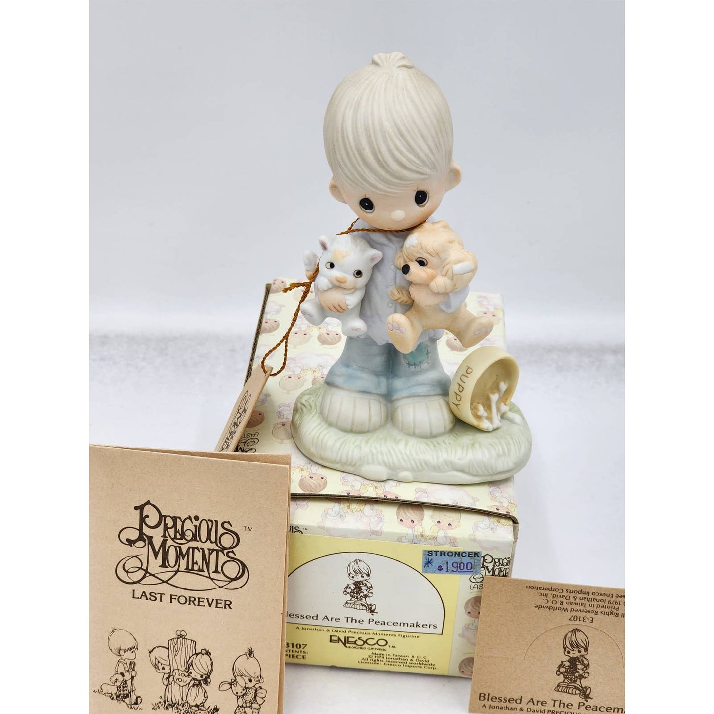 Precious Moments Figurine Blessed Are The Peacemakers E-3107 Box Tags