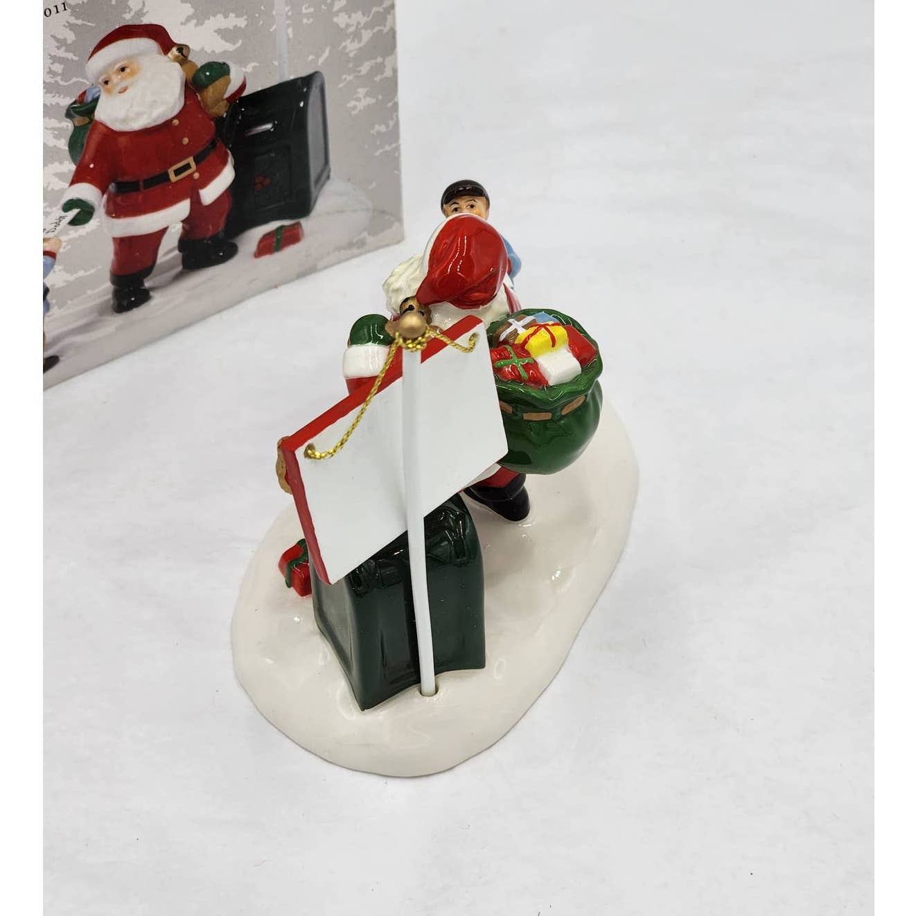 Dept 56 Snow Village Christmas Mail Troops 2011 Santa Comes To Town Figurine