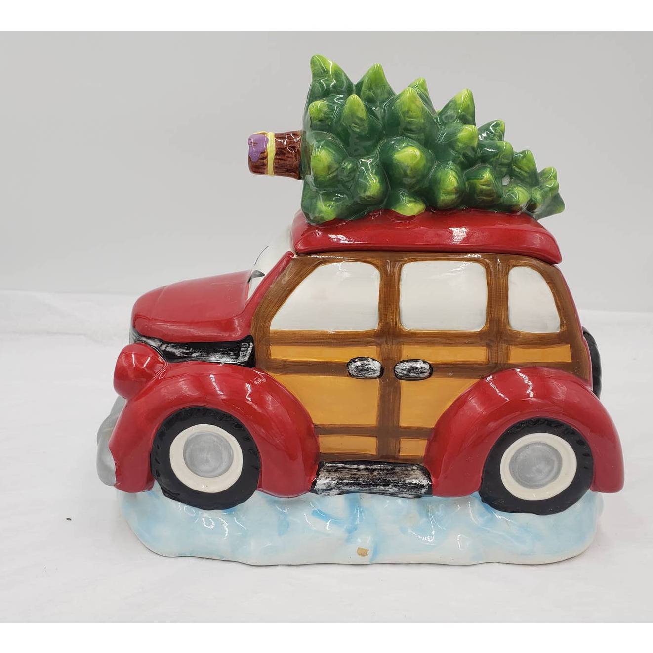 VTG Red Woody Station Wagon Cookie Jar w/Christmas Tree Roof Cover Holiday Time