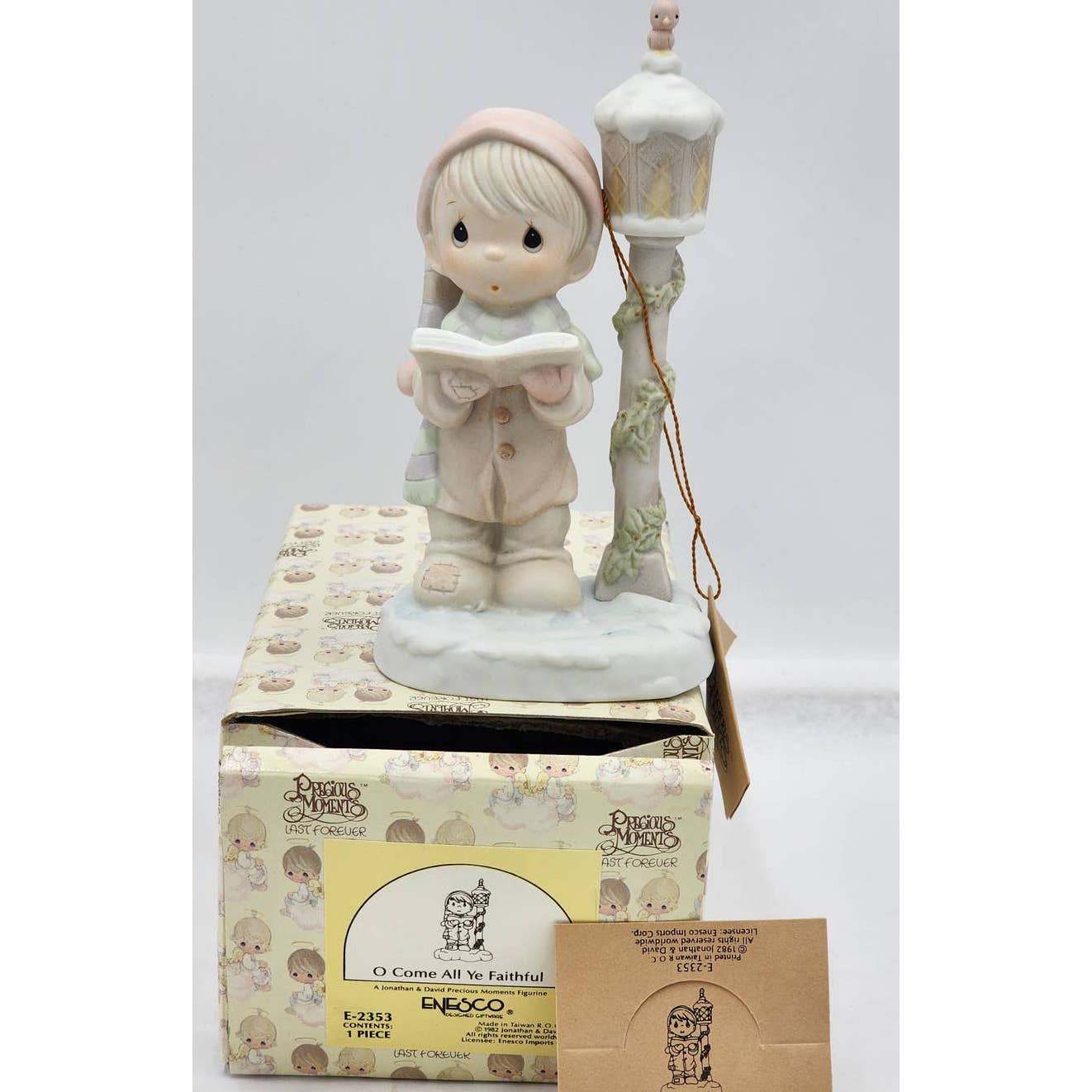 Precious Moments Figurine O Come All Ye Faithful Caroler E-2353 Box Tags