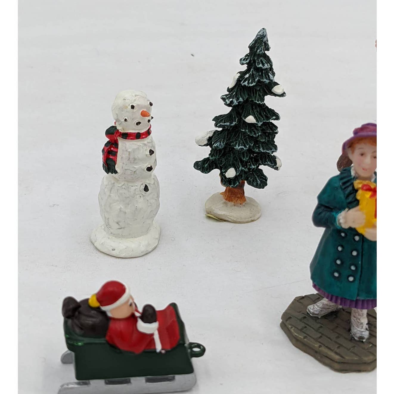 Lemax Christmas Figurines Hugging Santa Claus Tree